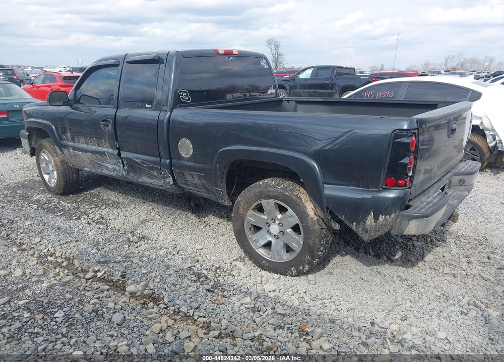 2003 CHEVROLET SILVERADO 1500 LS VIN: 1GCEK19T63E329103