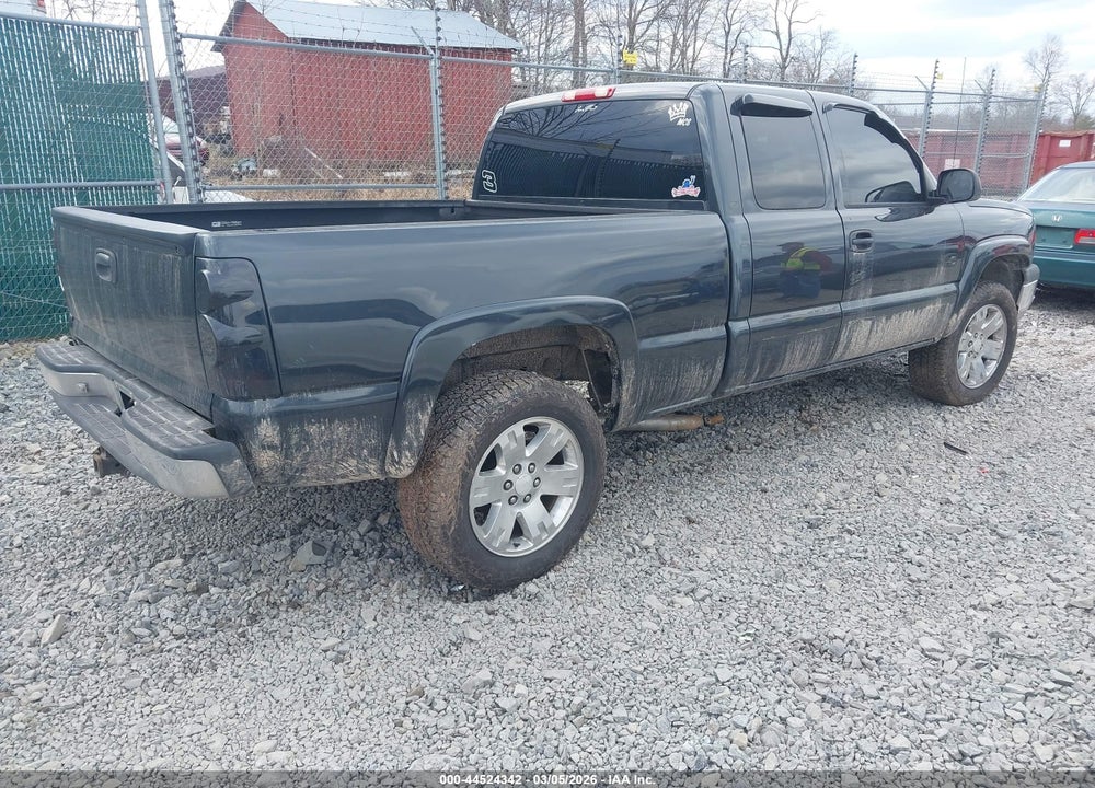 2003 CHEVROLET SILVERADO 1500 LS VIN: 1GCEK19T63E329103