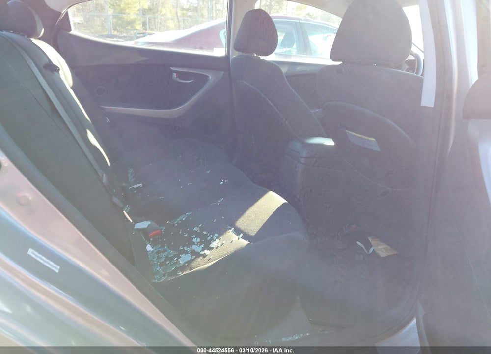 2015 HYUNDAI ELANTRA VIN: KMHDH4AE1FU225021