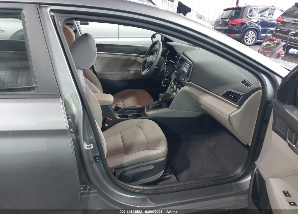 2019 HYUNDAI ELANTRA SE VIN: KMHD74LF9KU792497