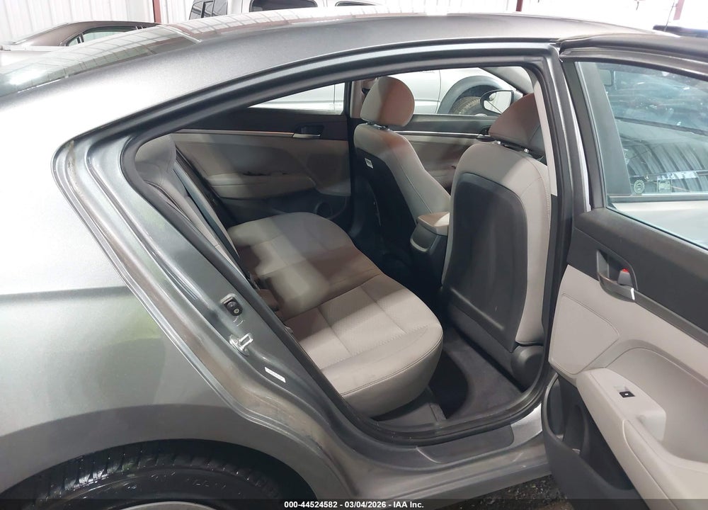 2019 HYUNDAI ELANTRA SE VIN: KMHD74LF9KU792497