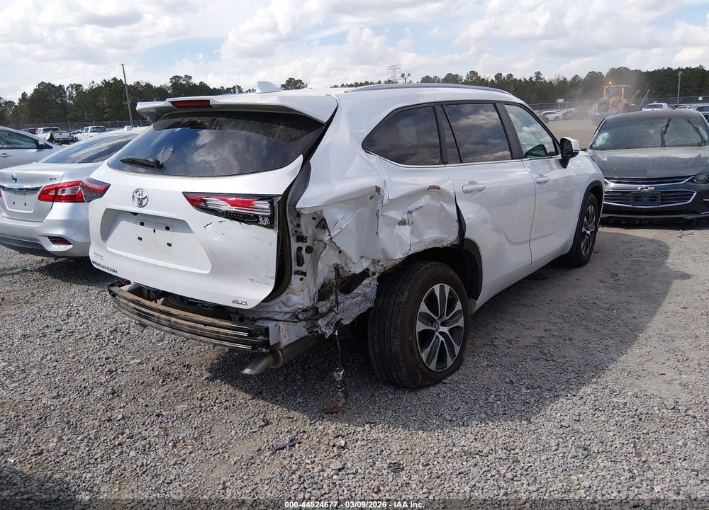 2023 TOYOTA HIGHLANDER XLE VIN: 5TDKDRAH8PS519309