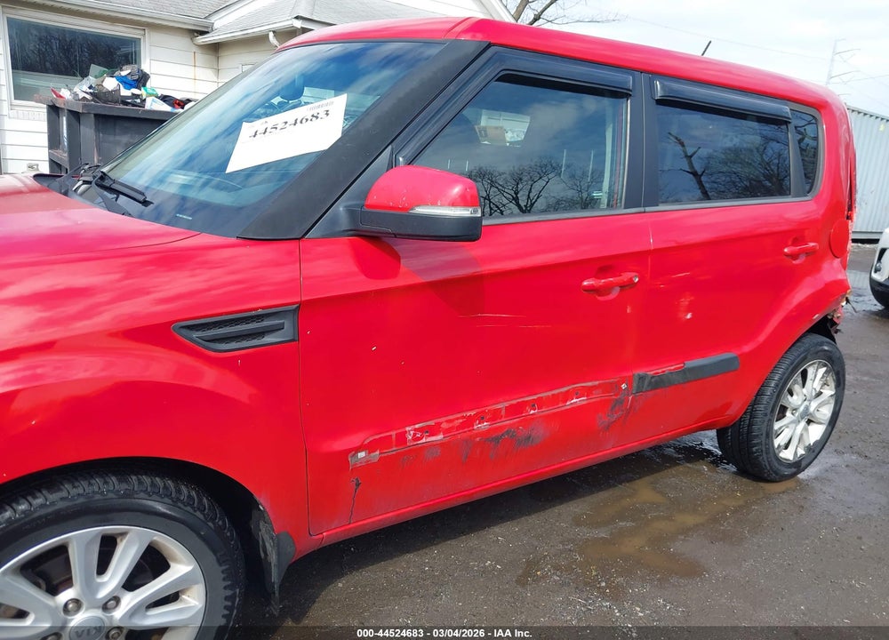 2012 KIA SOUL + VIN: KNDJT2A69C7425190