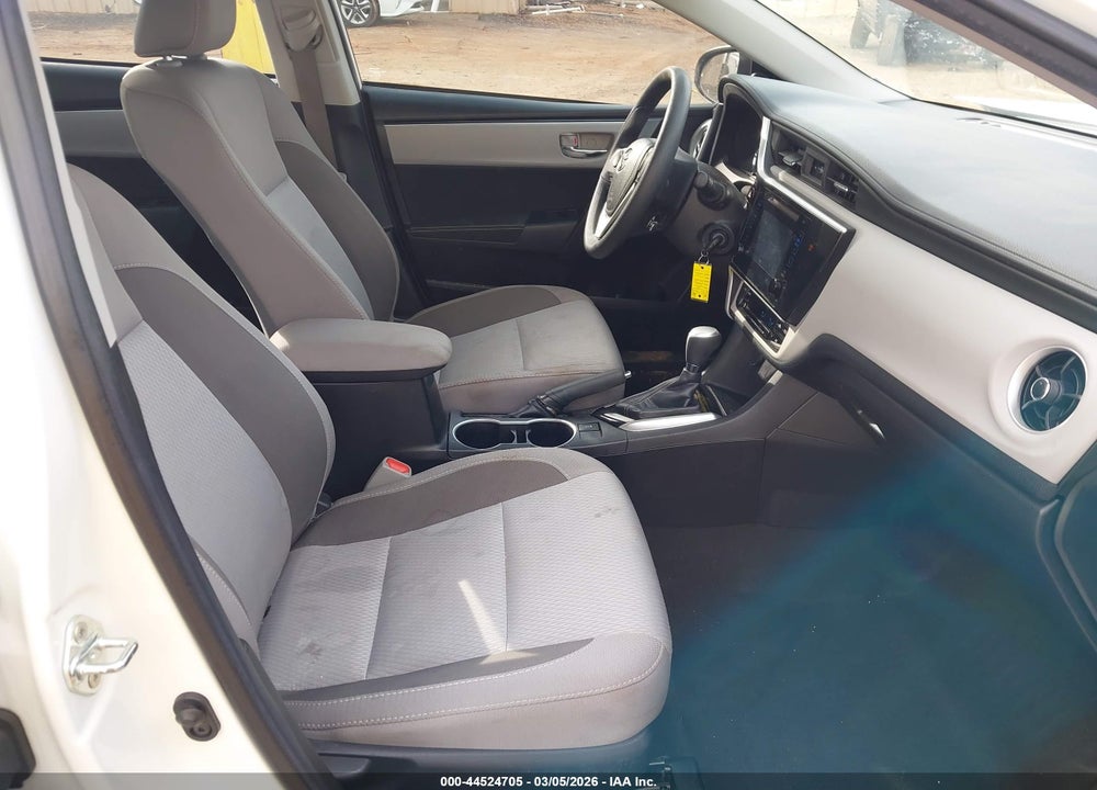 2018 TOYOTA COROLLA LE VIN: 2T1BURHE8JC029156