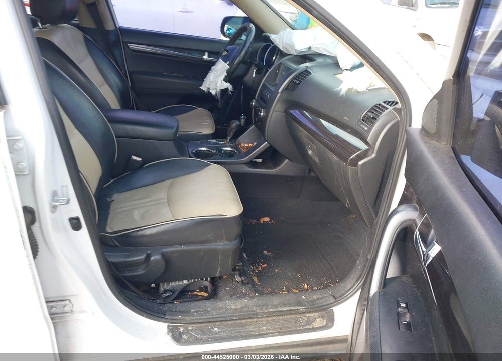 2011 KIA SORENTO EX V6 VIN: 5XYKU4A23BG063627