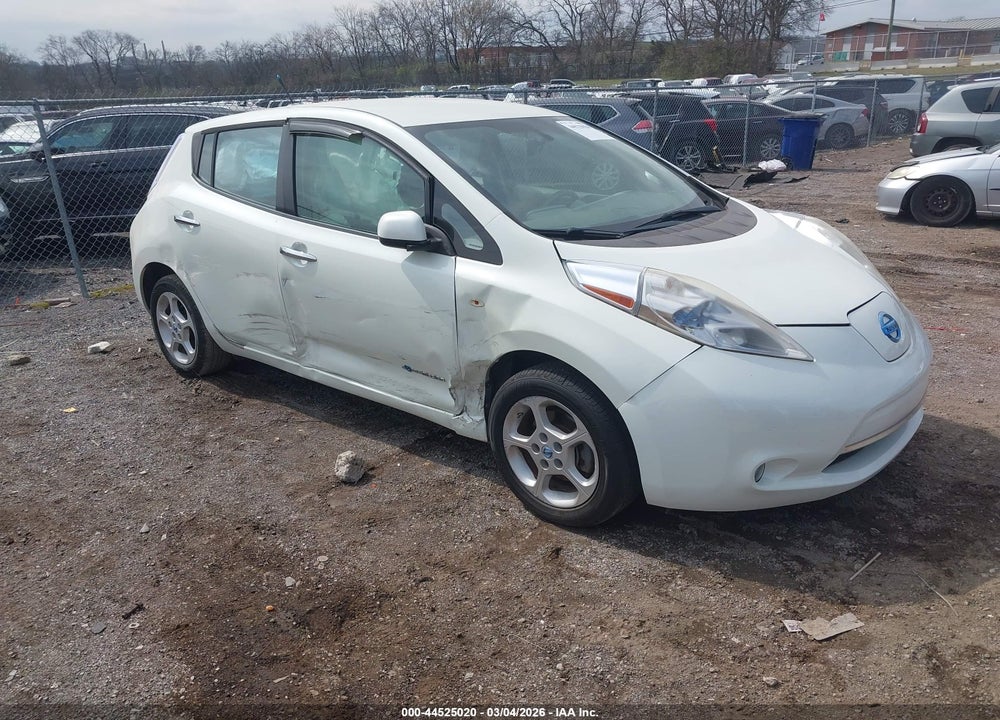 2011 NISSAN LEAF SL VIN: JN1AZ0CP5BT005671