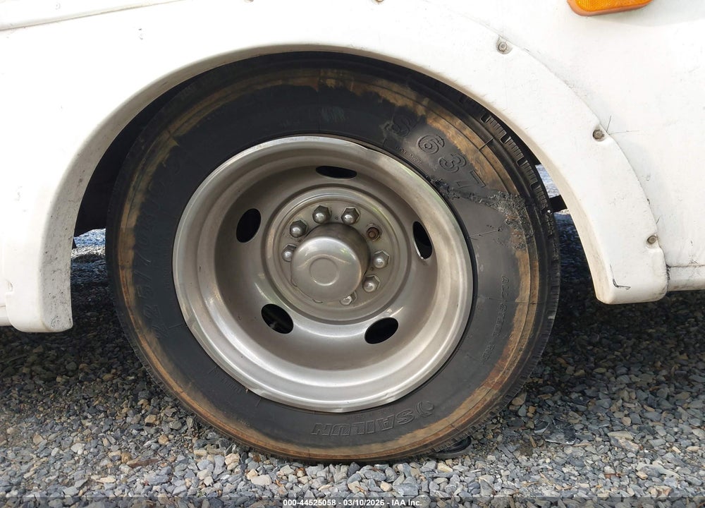 2002 WORKHORSE CUSTOM CHASSIS MOTORHOME CHASSIS P3500 VIN: 5B4KP57G023339840