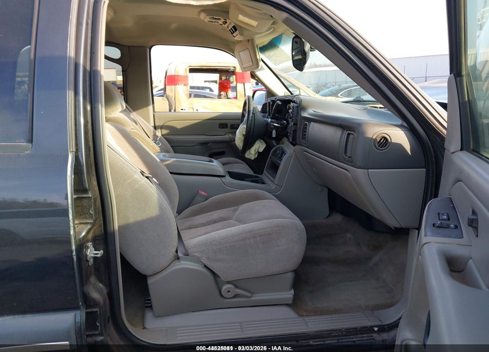 2004 CHEVROLET TAHOE LS VIN: 1GNEC13Z64R251532
