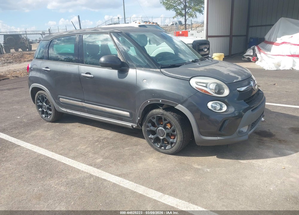 2015 FIAT 500L TREKKING VIN: ZFBCFADH8FZ036544