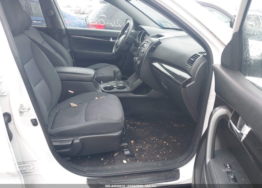 2012 KIA SORENTO LX VIN: 5XYKT3A64CG289774