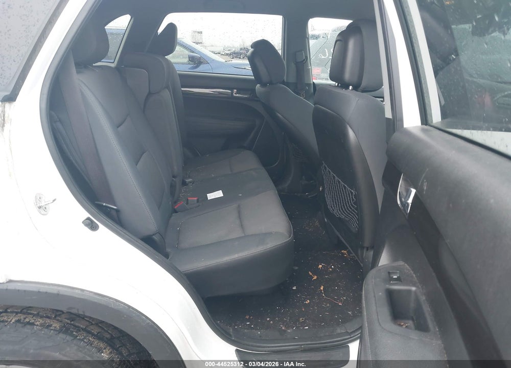 2012 KIA SORENTO LX VIN: 5XYKT3A64CG289774