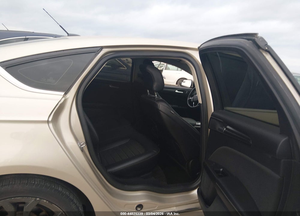 2018 FORD FUSION SE VIN: 3FA6P0HDXJR144255