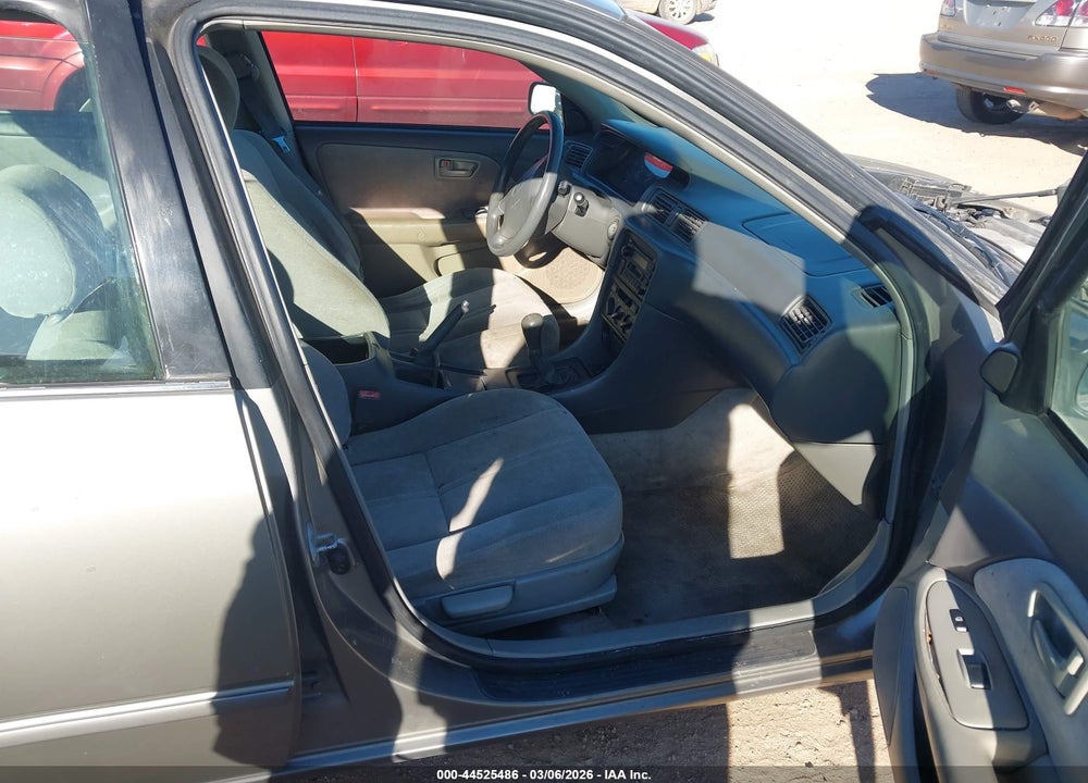 1999 TOYOTA CAMRY LE V6 VIN: 4T1BF22K6XU081960