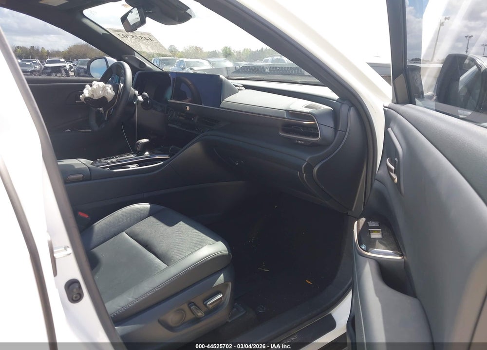 2024 TOYOTA CROWN LIMITED VIN: JTDAAAAF9R3021175
