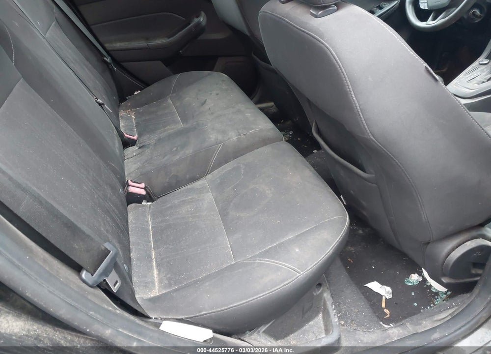 2016 FORD FOCUS SE VIN: 1FADP3K29GL271117