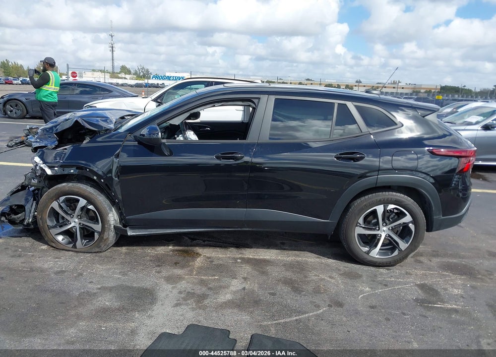 2024 CHEVROLET TRAX FWD 1RS VIN: KL77LGE21RC095136