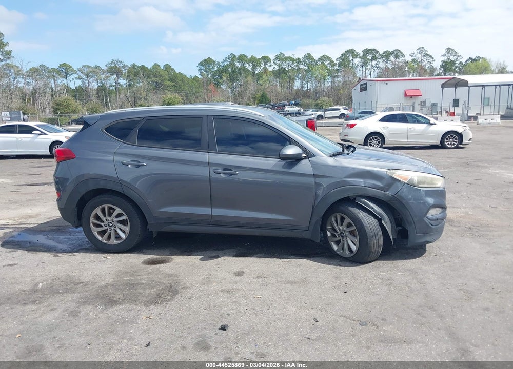 2016 HYUNDAI TUCSON SE VIN: KM8J33A4XGU117548