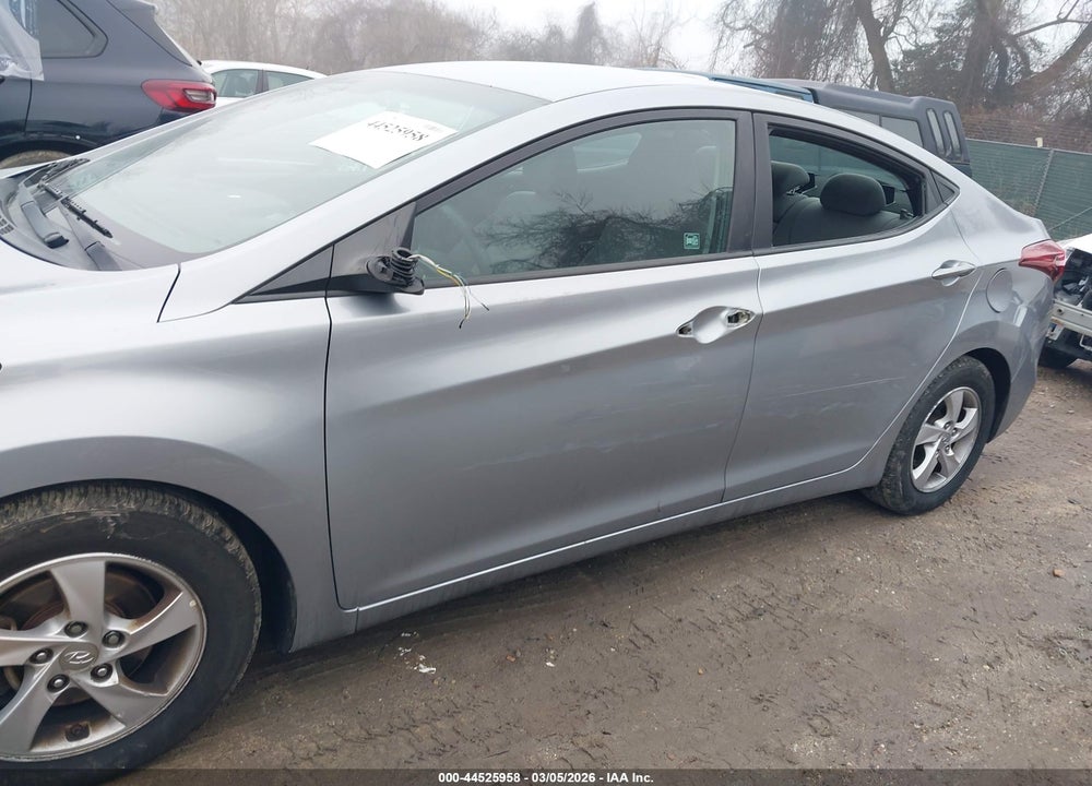 2015 HYUNDAI ELANTRA SE VIN: 5NPDH4AE0FH567963