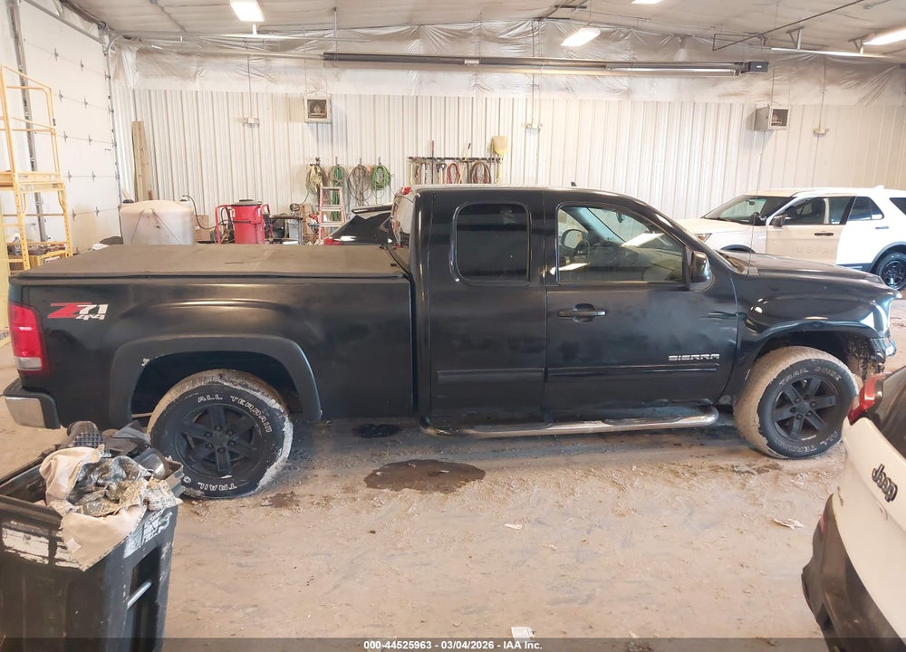 2011 GMC SIERRA 1500 SLE VIN: 1GTR2VE33BZ403499
