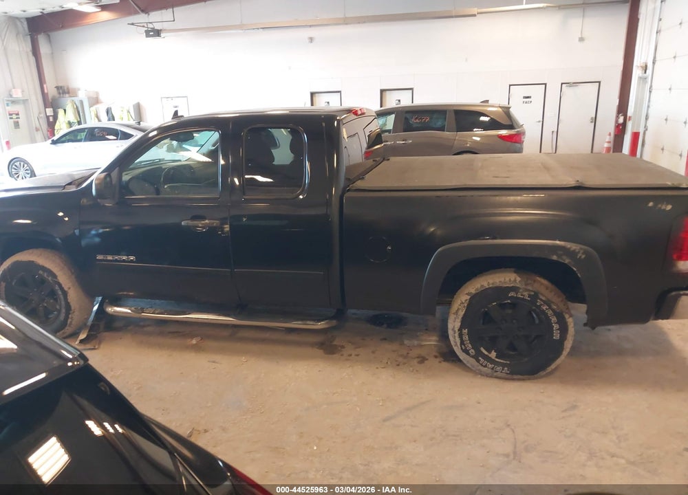 2011 GMC SIERRA 1500 SLE VIN: 1GTR2VE33BZ403499