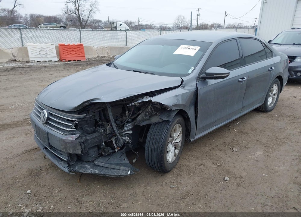 2018 VOLKSWAGEN PASSAT 2.0T R-LINE/2.0T S VIN: 1VWAA7A34JC043207