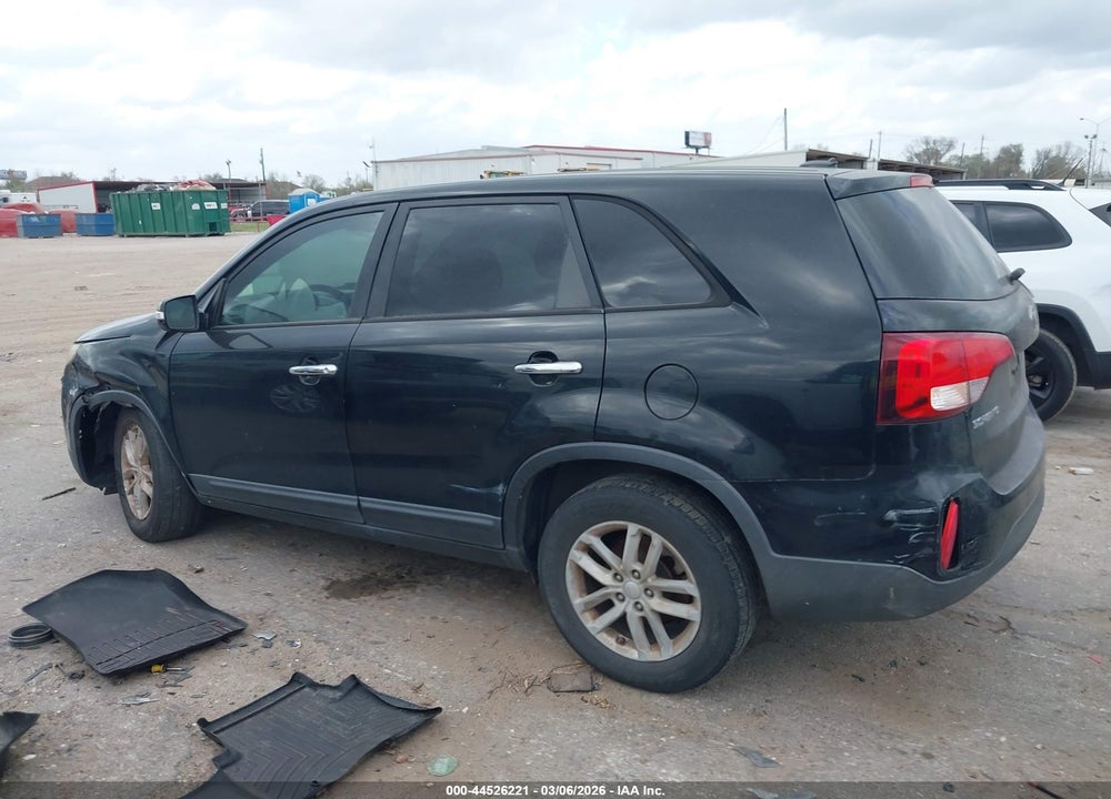 2014 KIA SORENTO LX VIN: 5XYKT3A6XEG536783