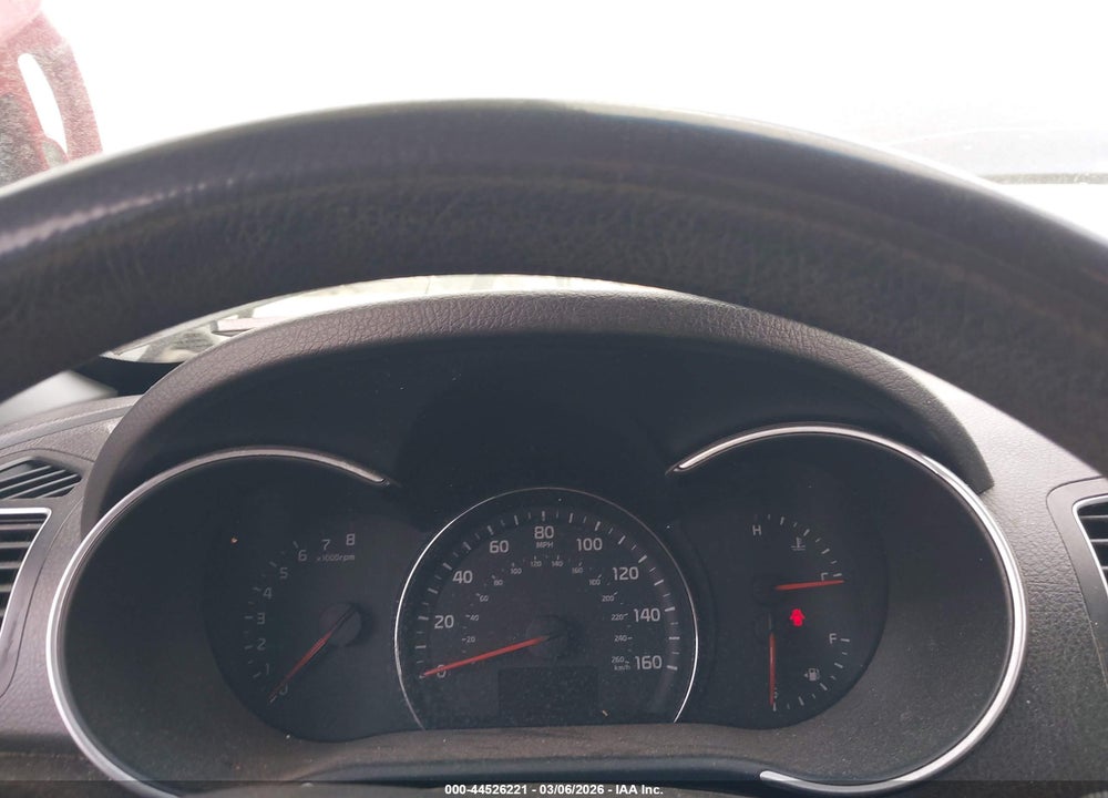 2014 KIA SORENTO LX VIN: 5XYKT3A6XEG536783