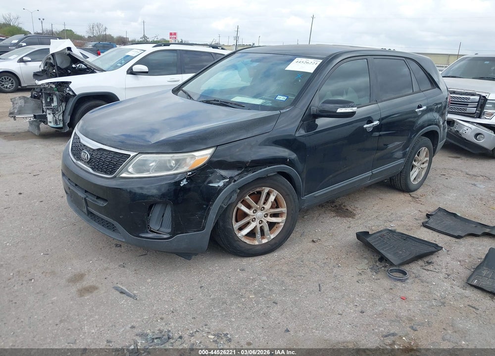 2014 KIA SORENTO LX VIN: 5XYKT3A6XEG536783