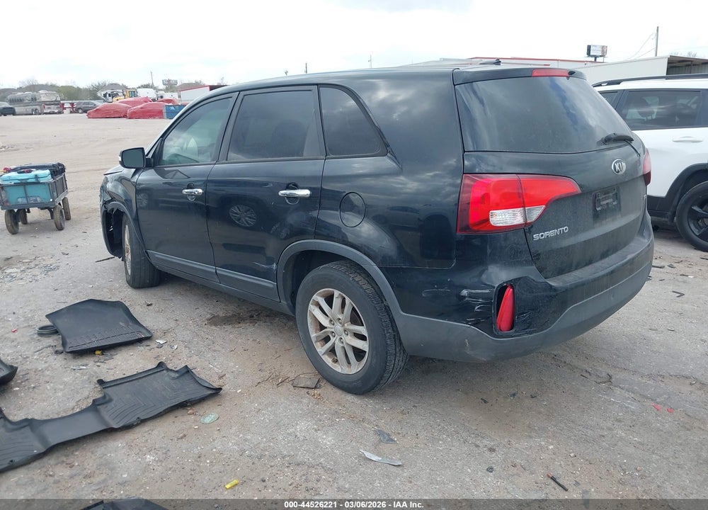 2014 KIA SORENTO LX VIN: 5XYKT3A6XEG536783