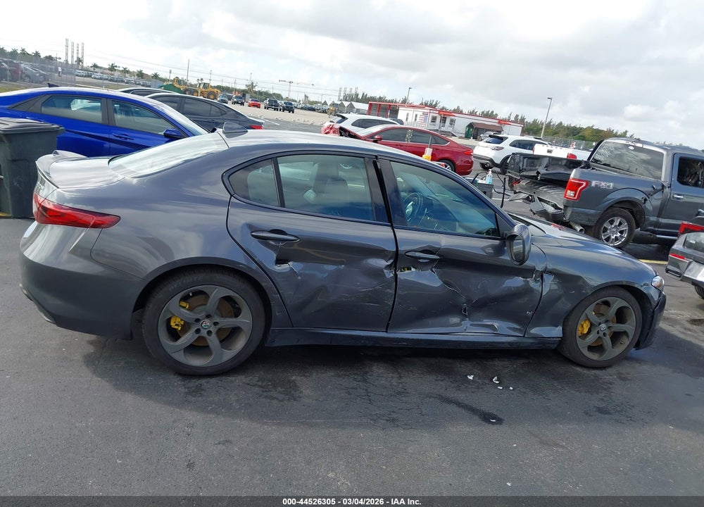 2018 ALFA ROMEO GIULIA AWD VIN: ZARFAEDN4J7578417