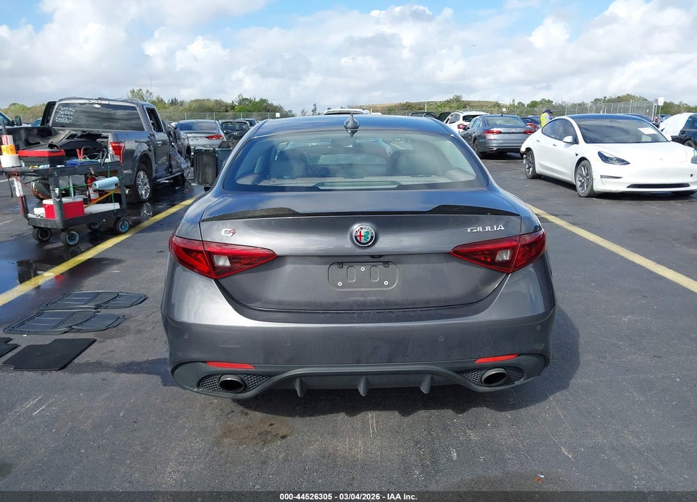 2018 ALFA ROMEO GIULIA AWD VIN: ZARFAEDN4J7578417