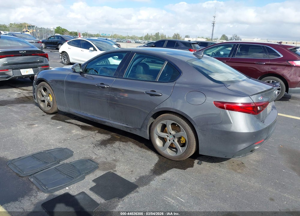 2018 ALFA ROMEO GIULIA AWD VIN: ZARFAEDN4J7578417