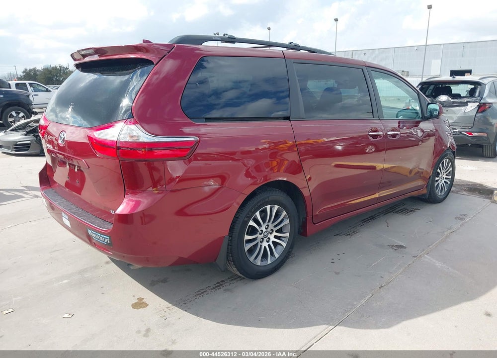 2019 TOYOTA SIENNA XLE 8 PASSENGER VIN: 5TDYZ3DCXKS966015