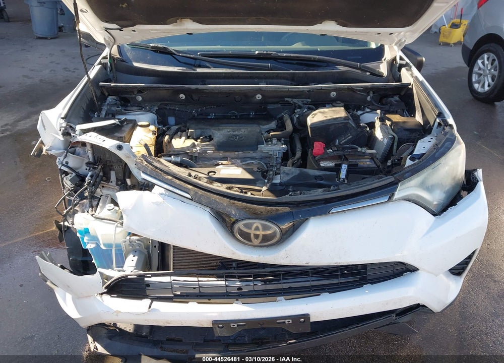 2018 TOYOTA RAV4 LE VIN: 2T3BFREV2JW740775