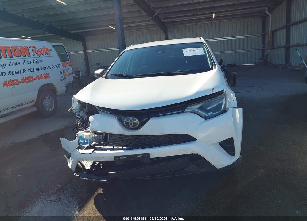 2018 TOYOTA RAV4 LE VIN: 2T3BFREV2JW740775