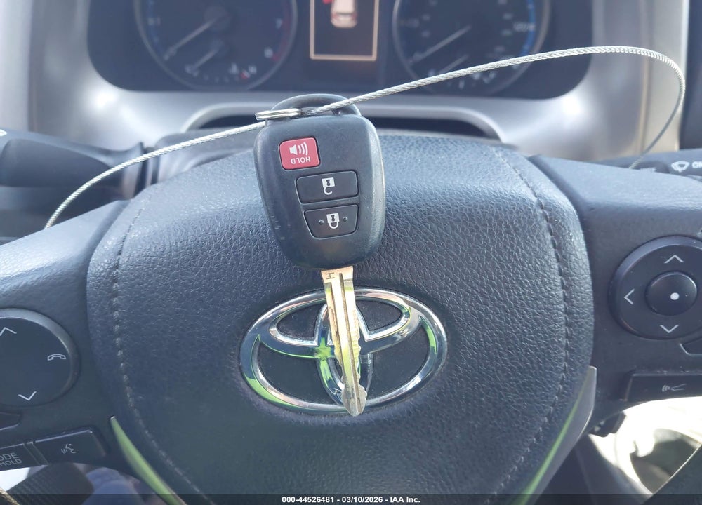 2018 TOYOTA RAV4 LE VIN: 2T3BFREV2JW740775