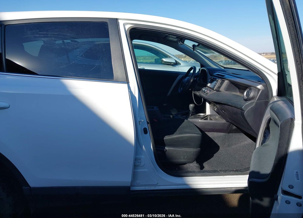 2018 TOYOTA RAV4 LE VIN: 2T3BFREV2JW740775