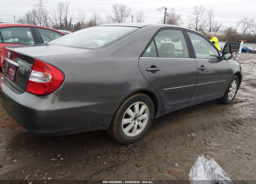 2002 TOYOTA CAMRY XLE VIN: 4T1BE30K32U566285
