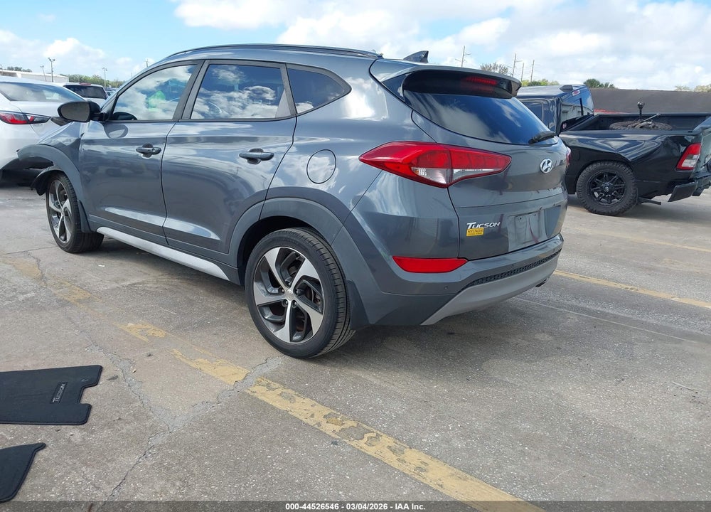 2018 HYUNDAI TUCSON VALUE VIN: KM8J33A26JU709065