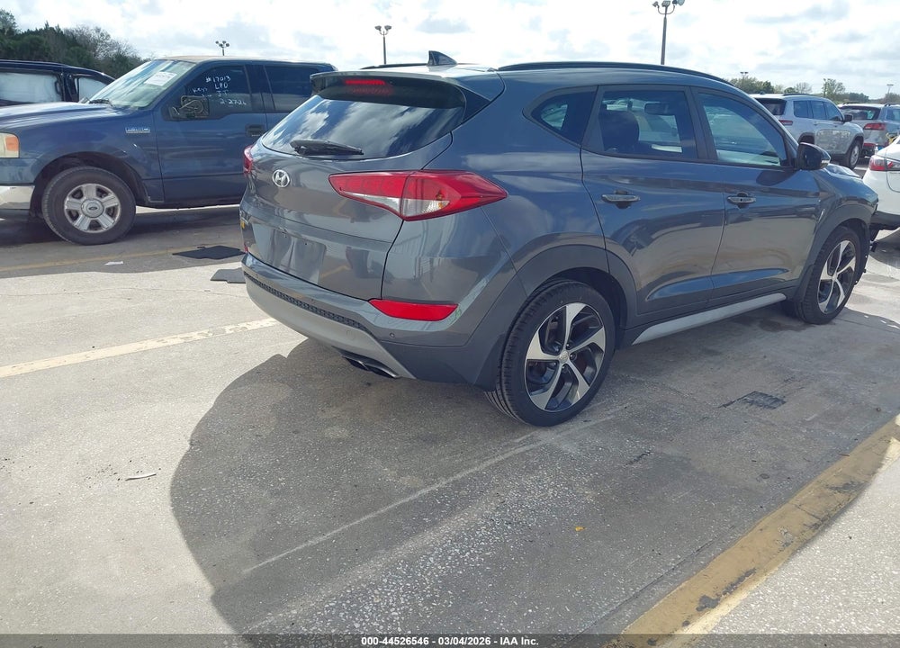 2018 HYUNDAI TUCSON VALUE VIN: KM8J33A26JU709065
