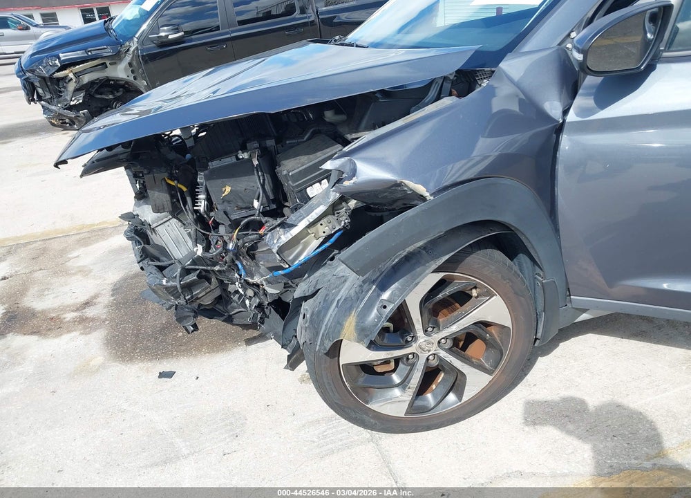 2018 HYUNDAI TUCSON VALUE VIN: KM8J33A26JU709065