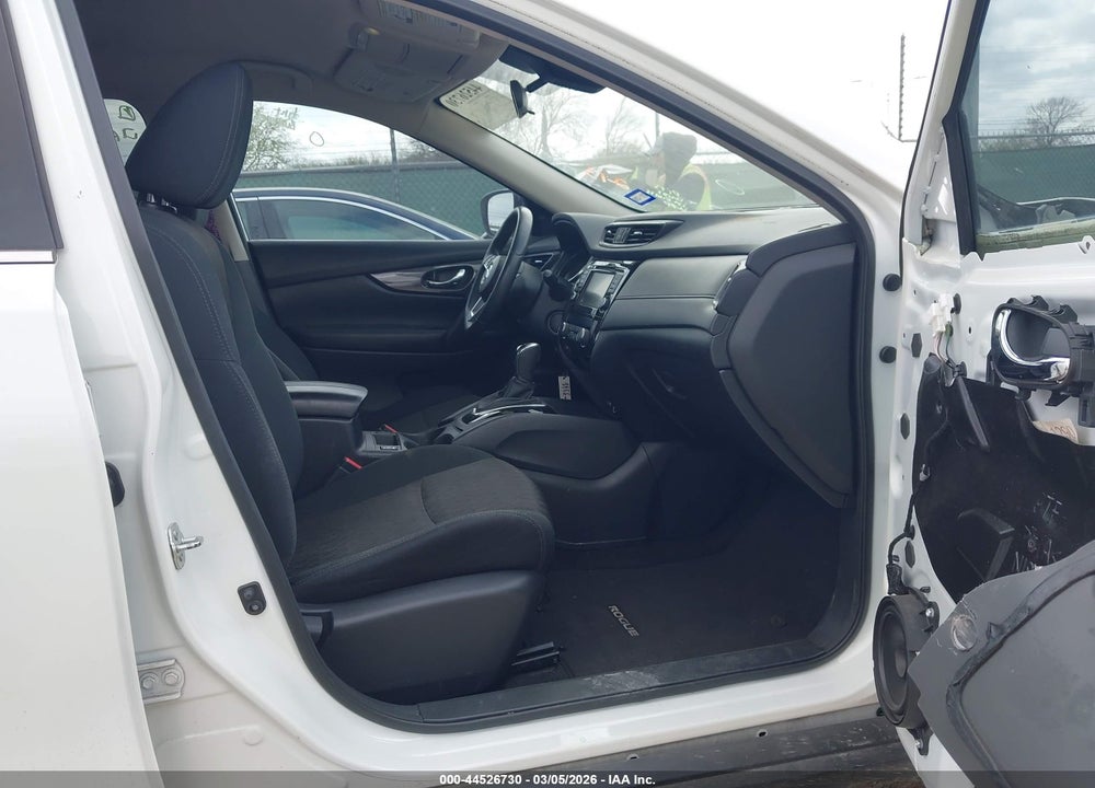 2019 NISSAN ROGUE SV VIN: 5N1AT2MT3KC702807