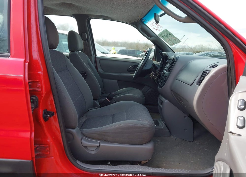 2001 FORD ESCAPE XLS VIN: 1FMYU02101KA45986