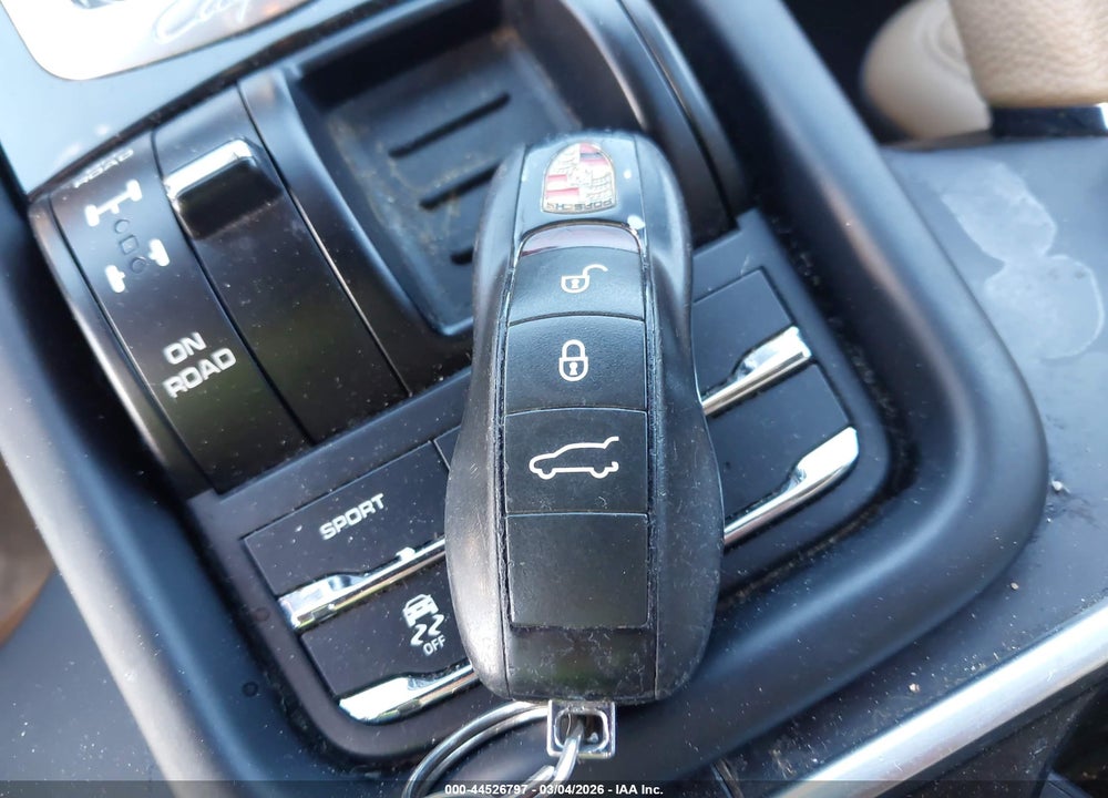 2018 PORSCHE CAYENNE PLATINUM EDITION VIN: WP1AA2A29JKA01679