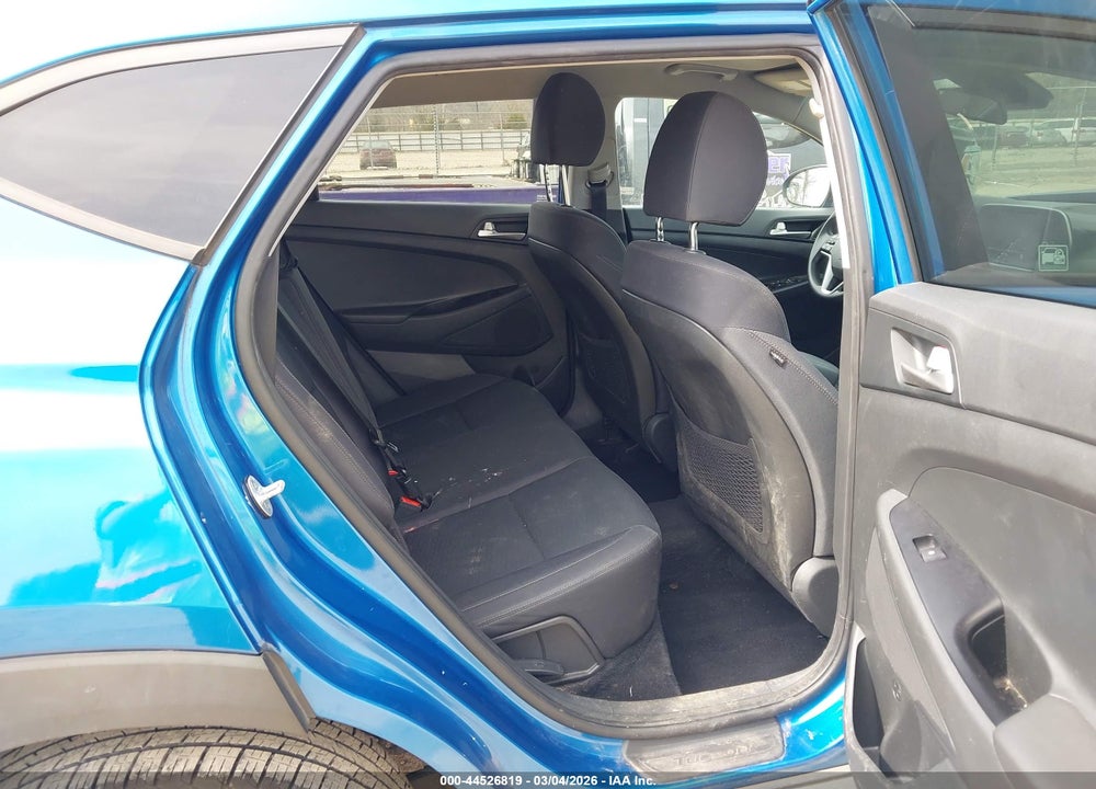 2019 HYUNDAI TUCSON SE VIN: KM8J23A47KU019038