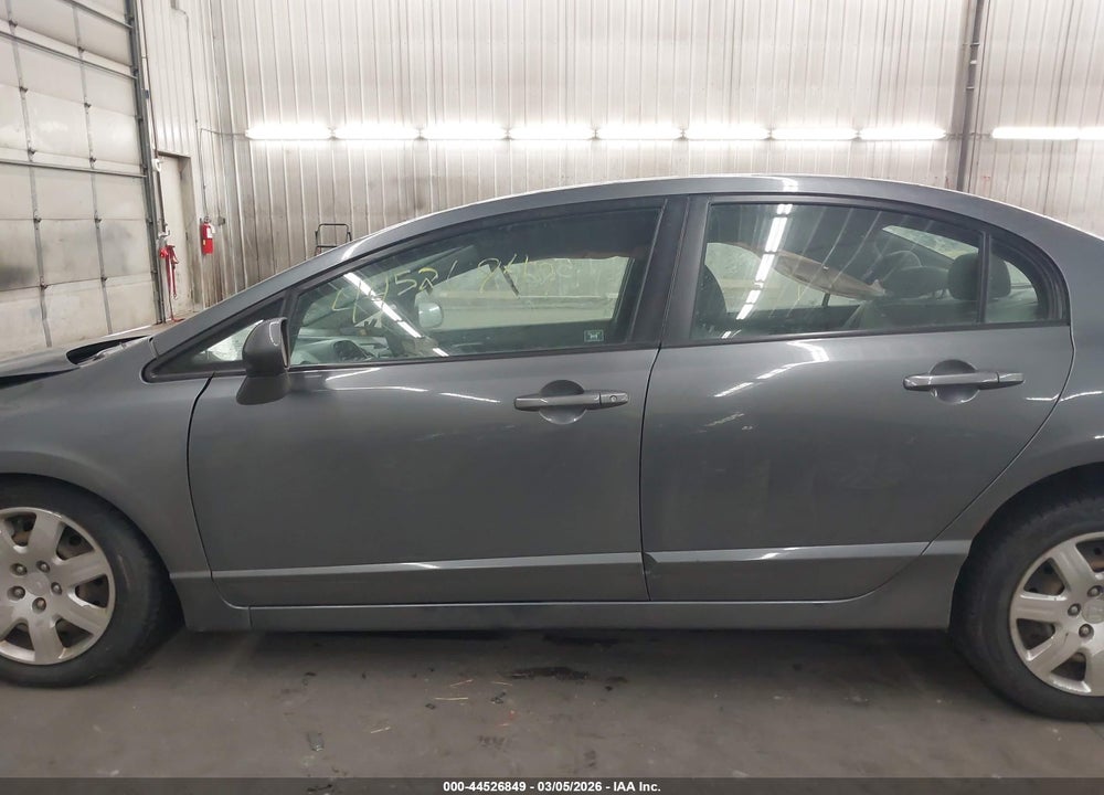2010 HONDA CIVIC LX VIN: 19XFA1F53AE036869