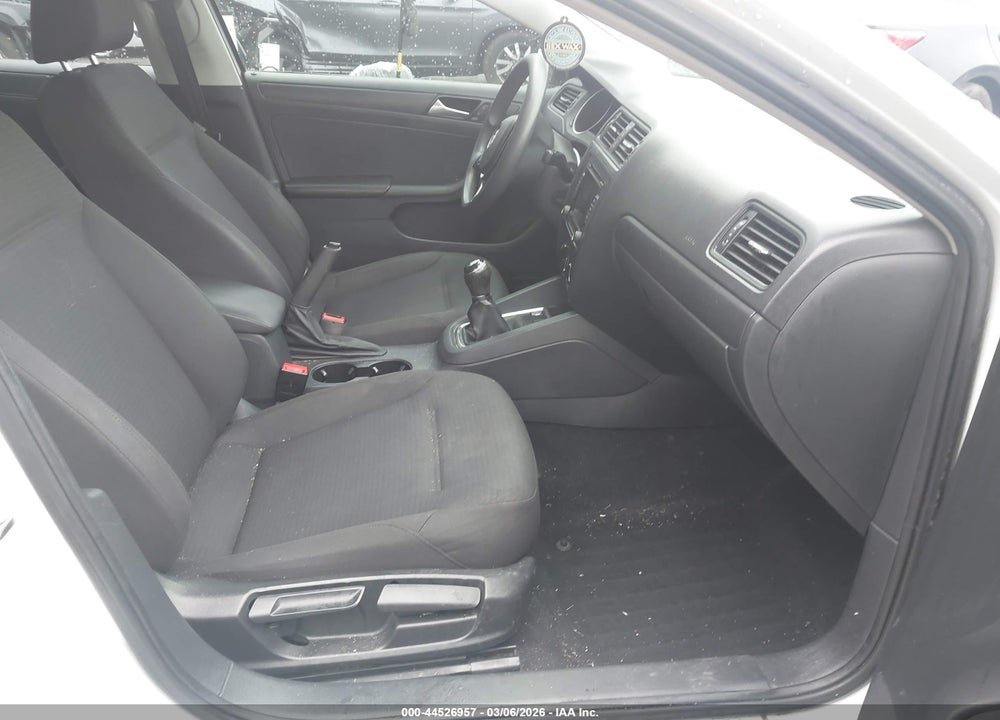 2015 VOLKSWAGEN JETTA 2.0L S VIN: 3VW1K7AJ8FM253181