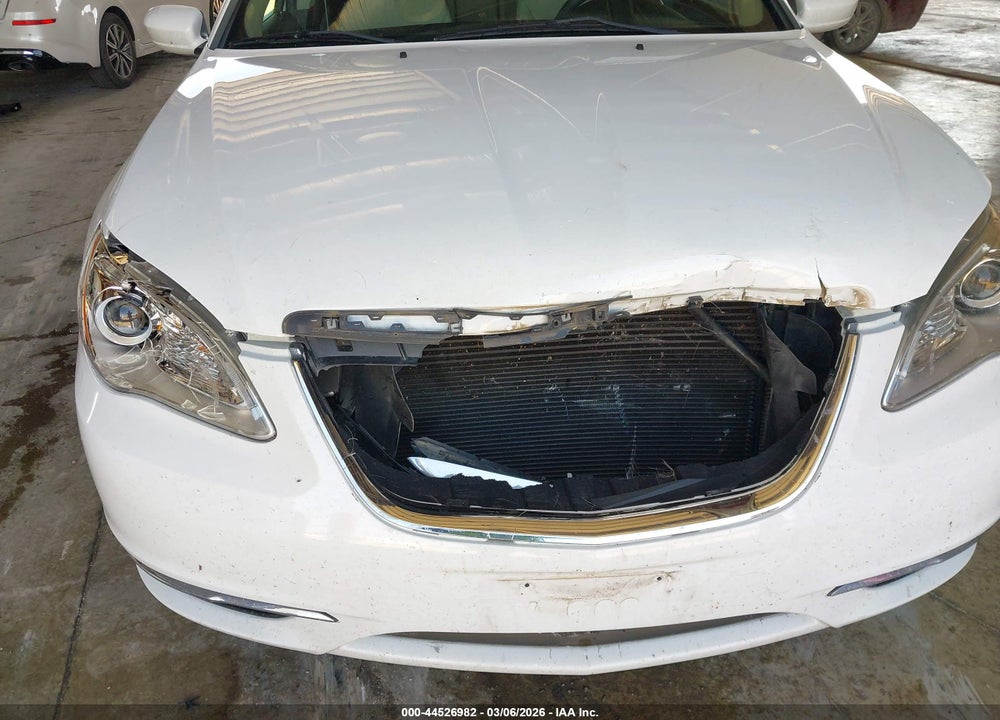 2014 CHRYSLER 200 LX VIN: 1C3CCBAG8EN164932