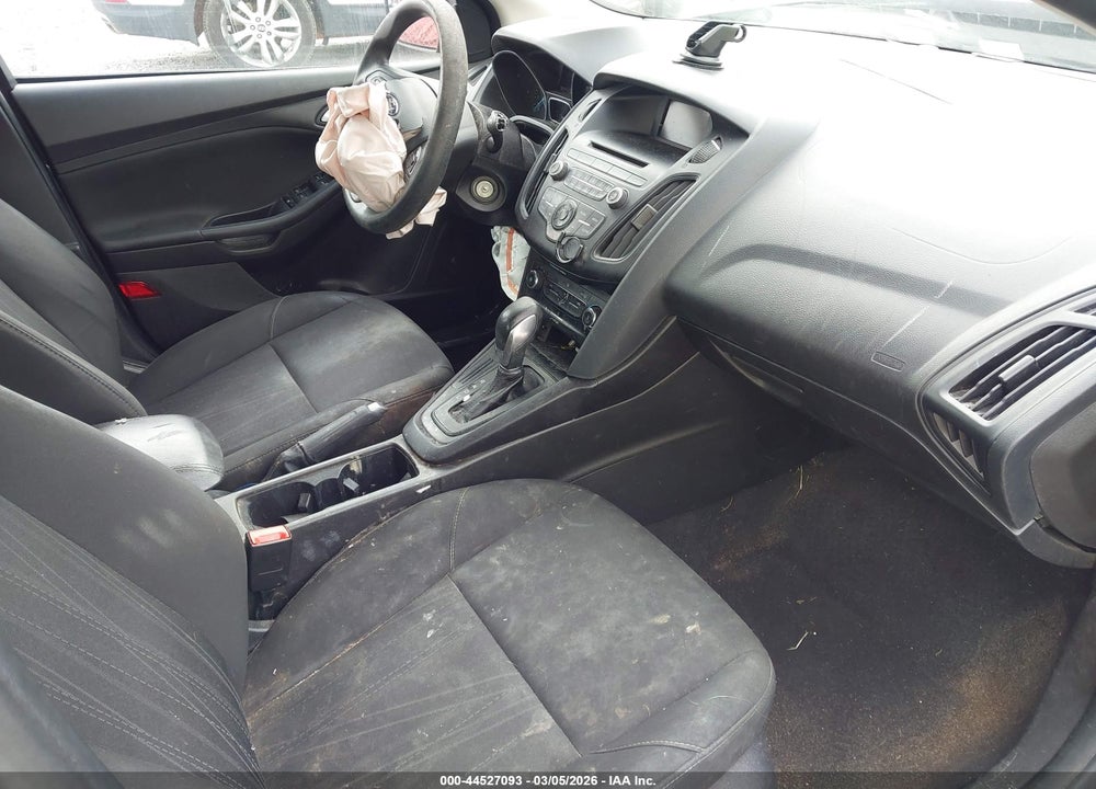 2017 FORD FOCUS SE VIN: 1FADP3F24HL345703