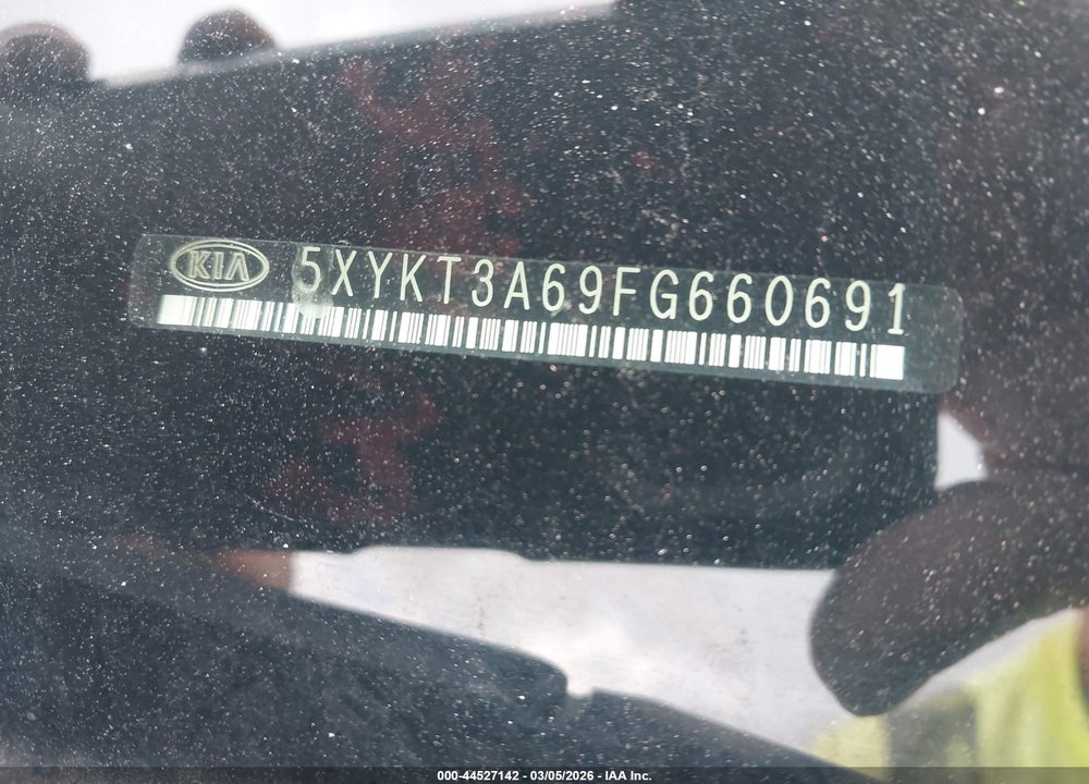 2015 KIA SORENTO LX VIN: 5XYKT3A69FG660691